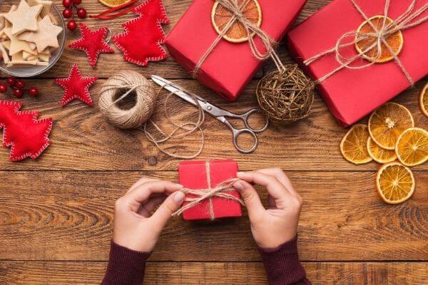 79 artesanías navideñas sencillas hechas y vendidas con fines de lucro