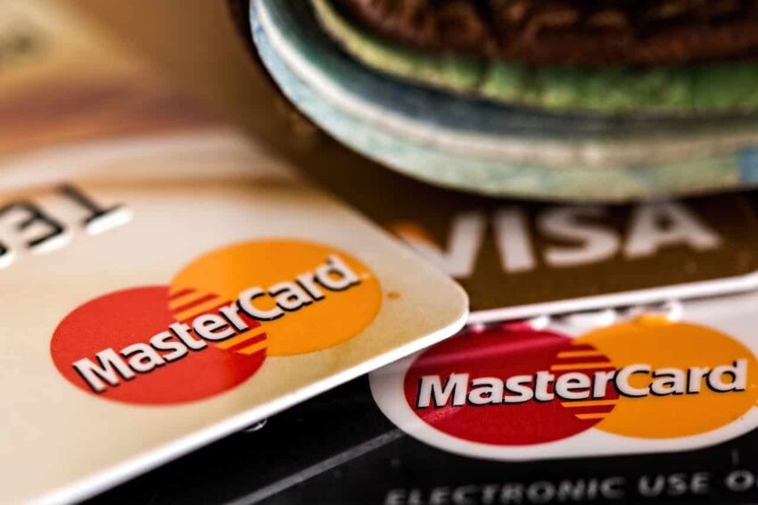 ¿Cómo ganan dinero las compañías de tarjetas de crédito?  6 maneras de cómo