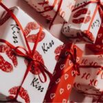 Los 20 mejores lugares para comprar papel de regalo (¡en línea y cerca de usted!)