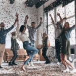 70 Cosas divertidas para hacer por la noche gratis (en 2022)